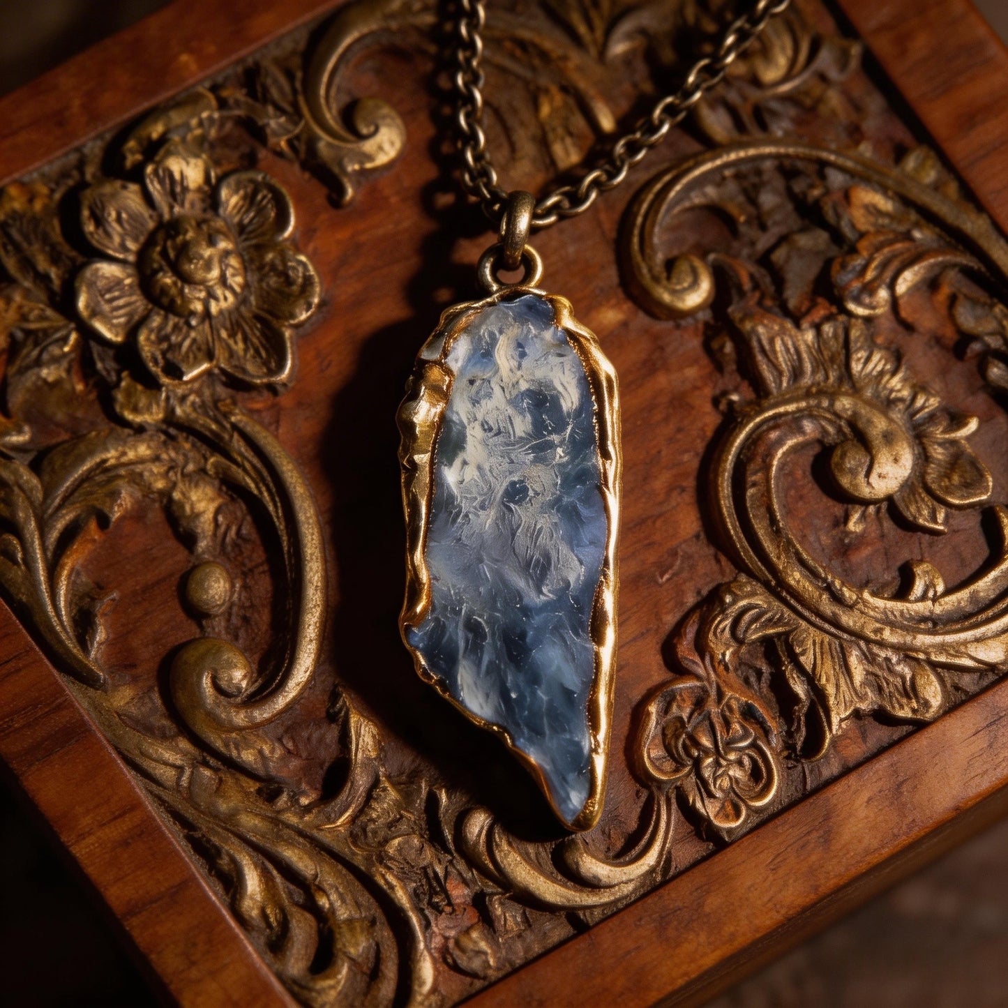 Tibetan Natural blue crystal stone, gold-plated pendant, irregular crystal necklace diy Jewelry