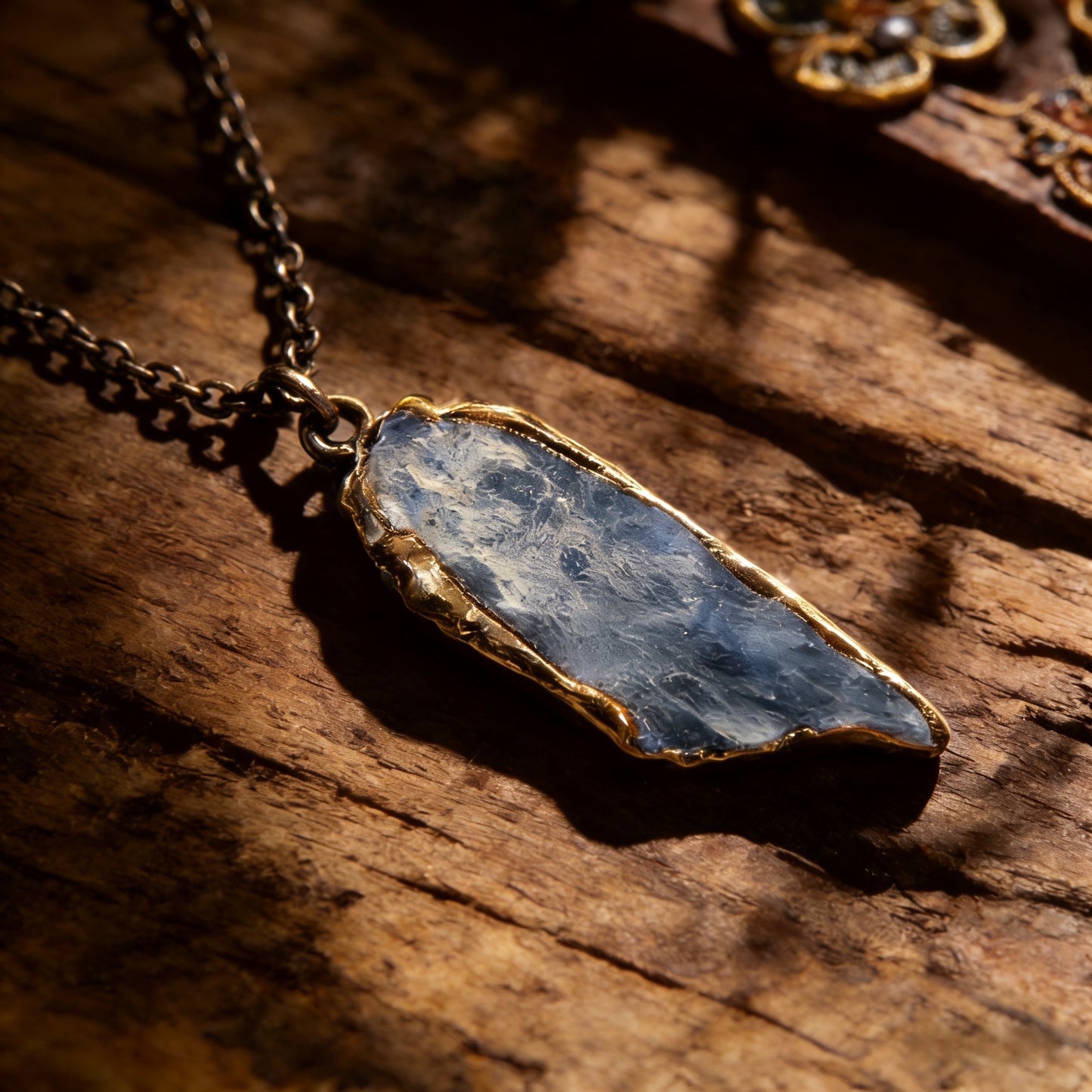 Tibetan Natural blue crystal stone, gold-plated pendant, irregular crystal necklace diy Jewelry