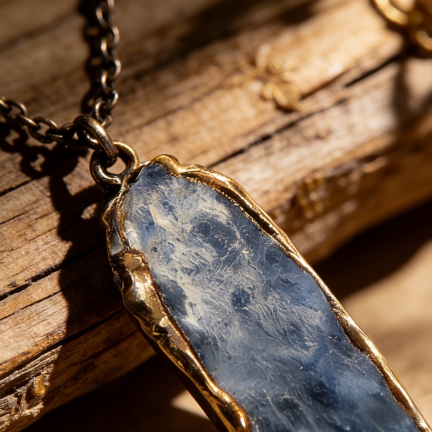 Tibetan Natural blue crystal stone, gold-plated pendant, irregular crystal necklace diy Jewelry
